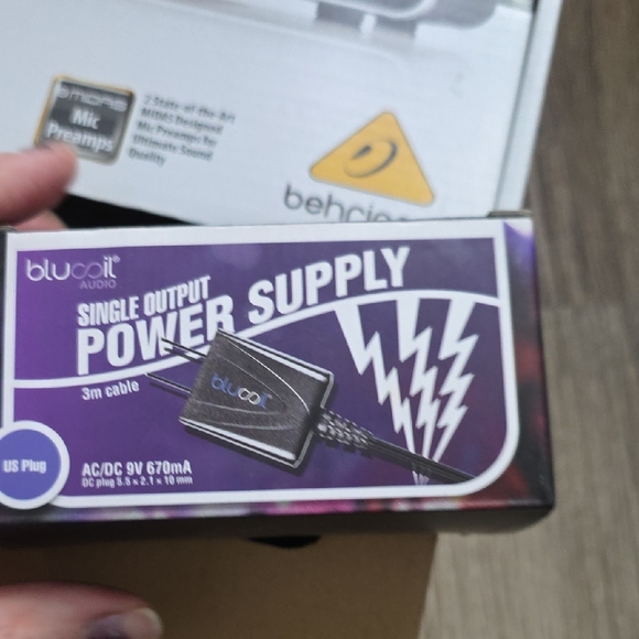 Behringer UMC204HD Audio Interface - Picture 6 of 11